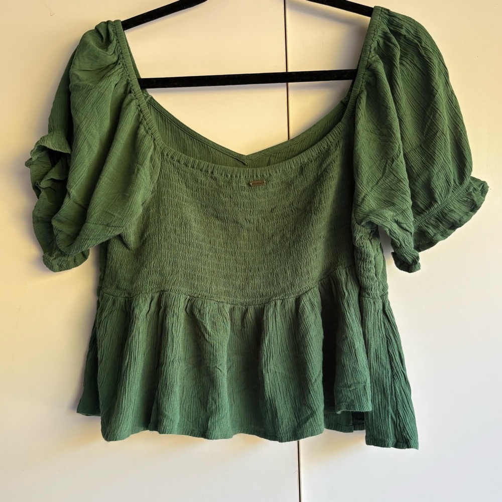 O’Neill ‘Isabel’ Feminine Green Ruffle Sleeve Babydoll Top with Smocking, Sz M